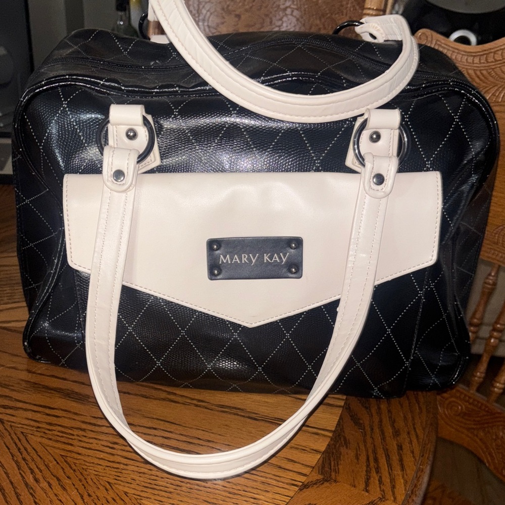 Mary Kay Black and Cream Quilted Cosmetic Bag